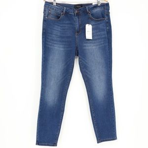 TAHARI Kelly‎ Classic Skinny Rayon Denim Jeans
